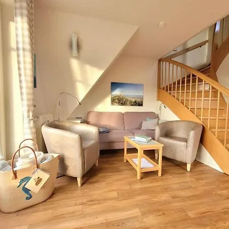 Сasa de vacaciones In Wyk With Swimming Pool *